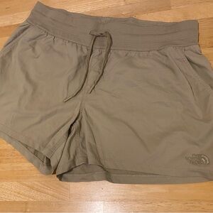 Women’s The North Face Shorts Large, Tan